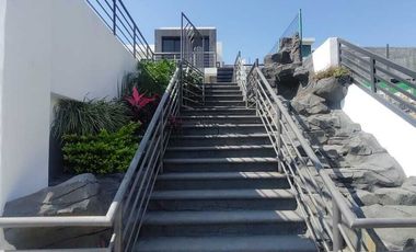 CASA CON ALBERCA EN VENTA EN LOMAS DE COCOYOC, MORELOS