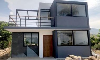 CASA EN VENTA CON VISTA  AL LAGO DE CHAPALA EL TEPEHUAJE