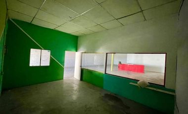 BODEGA EN RENTA A ESPALDAS DE LA J.MUJICA