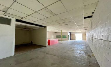 BODEGA EN RENTA A ESPALDAS DE LA J.MUJICA