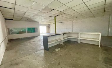 BODEGA EN RENTA A ESPALDAS DE LA J.MUJICA