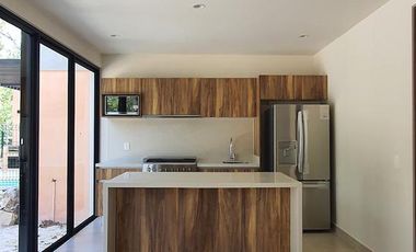 CASA EN VETA DE 2 HABITACIONES EN TULUM, QROO. LB 242