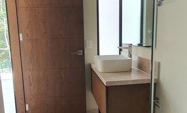 CASA EN VETA DE 2 HABITACIONES EN TULUM, QROO. LB 242