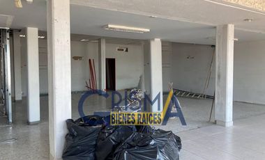 LOCAL EN RENTA  SOBRE BOULEVARD EN ZONA CENTRO
