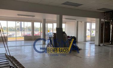 LOCAL EN RENTA  SOBRE BOULEVARD EN ZONA CENTRO