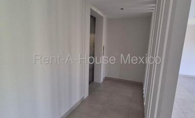 Departamento en  Renta en Huixquilucan, Bosque Real  AM. 25-3625