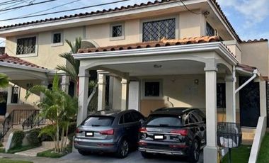 SE VENDE CASA DE 4 REC. EN EL RESIDENCIAL VILLE DI FIRENZE, ALBROOK