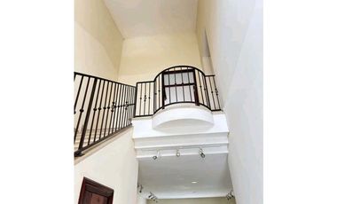SE ALQUILA CASA DE 2 NIVELES Y 4 REC. EN COSTA DEL ESTE