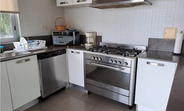 SE ALQUILA APTO AMOBLADO EN RIO MAR - SAN CARLOS (PLAYAS)