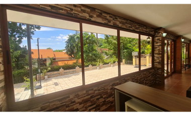 CLAYTON / CAMINO DE CRUCES / 884M / 6 HABITACION / 3 NIVEL / BALCON