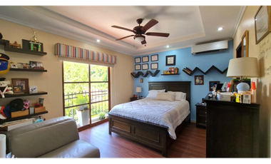 CLAYTON / CAMINO DE CRUCES / 884M / 6 HABITACION / 3 NIVEL / BALCON