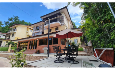 CLAYTON / CAMINO DE CRUCES / 884M / 6 HABITACION / 3 NIVEL / BALCON