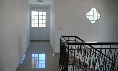 SE VENDE CASA DE 4 RECAMARAS EN VILLA VALENCIA,COSTA SUR