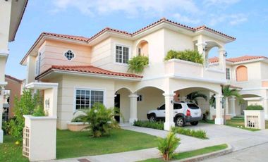 SE VENDE CASA DE 4 RECAMARAS EN VILLA VALENCIA,COSTA SUR