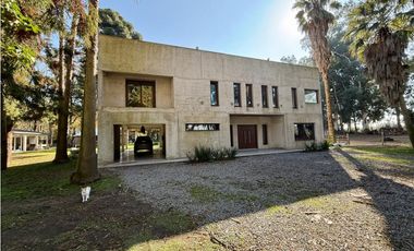 Espectacular Casa Quinta en Barrio La Plantación. Brandsen