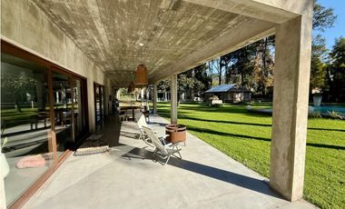 Espectacular Casa Quinta en Barrio La Plantación. Brandsen