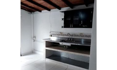 Arriendo aparta-estudio en Itagüí, sector Centro
