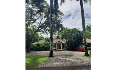 Venta  Casa Campestre Hacienda La Primavera Villavicencio-Meta