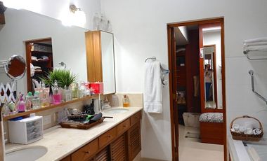 Venta Casa Finca Sabaneta Loma de San Jose con Piscina y amplio lote