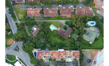 Venta Casa Finca Sabaneta Loma de San Jose con Piscina y amplio lote