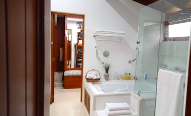 Venta Casa Finca Sabaneta Loma de San Jose con Piscina y amplio lote