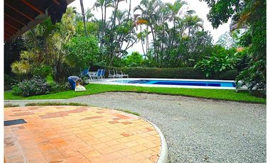 Venta Casa Finca Sabaneta Loma de San Jose con Piscina y amplio lote