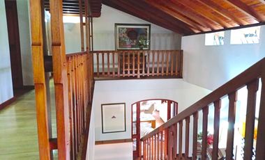 Venta Casa Finca Sabaneta Loma de San Jose con Piscina y amplio lote