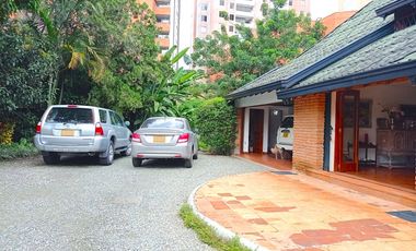 Venta Casa Finca Sabaneta Loma de San Jose con Piscina y amplio lote