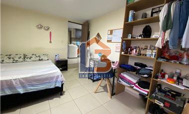 SE VENDE CASA DE USO MIXTO EN LAS AMERICAS