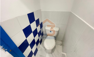 SE VENDE CASA DE USO MIXTO EN LAS AMERICAS