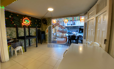 SE VENDE CASA DE USO MIXTO EN LAS AMERICAS