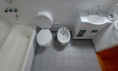 DEPARTAMENTO 4 AMBIENTES BALCON 2 BAÑOS LAVADERO