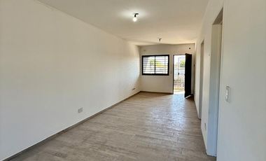 DEPARTAMENTO 3 AMB. C/ PATIO Y COCHERA