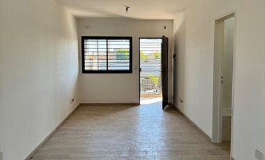 DEPARTAMENTO 3 AMB. C/ PATIO Y COCHERA