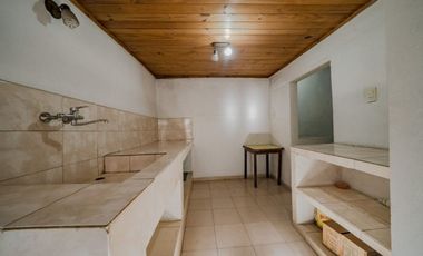 CASA EN VENTA 4 AMBIENTES EN CIUDADELA