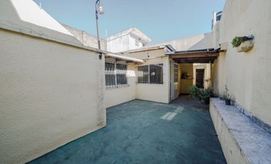 CASA EN VENTA 4 AMBIENTES EN CIUDADELA