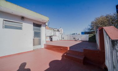 CASA EN VENTA 4 AMBIENTES EN CIUDADELA