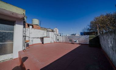 CASA EN VENTA 4 AMBIENTES EN CIUDADELA