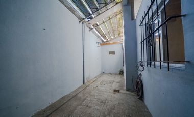 CASA EN VENTA 4 AMBIENTES EN CIUDADELA