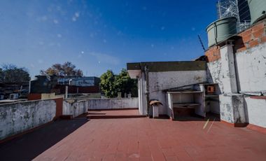 CASA EN VENTA 4 AMBIENTES EN CIUDADELA