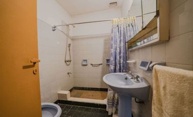 CASA EN VENTA 4 AMBIENTES EN CIUDADELA