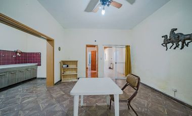 CASA EN VENTA 4 AMBIENTES EN CIUDADELA