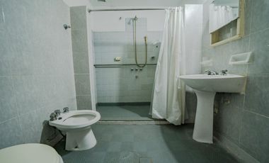 CASA EN VENTA 4 AMBIENTES EN CIUDADELA