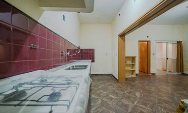 CASA EN VENTA 4 AMBIENTES EN CIUDADELA