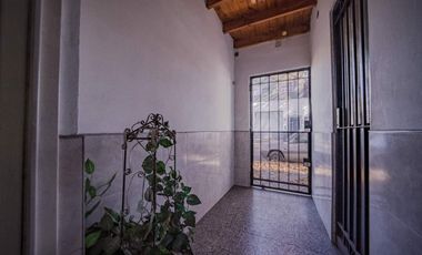 CASA EN VENTA 4 AMBIENTES EN CIUDADELA