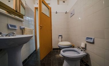 CASA EN VENTA 4 AMBIENTES EN CIUDADELA