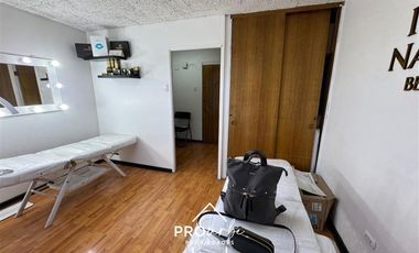 Oficina en Venta en Entre Providencia y San Pio X 55 media cuadra de salida sur de metro Tobalaba