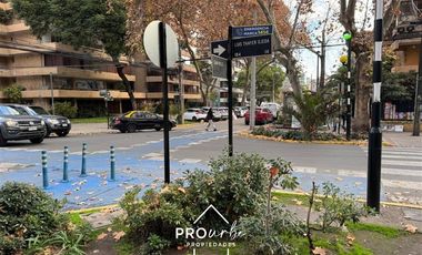 Oficina en Venta en Entre Providencia y San Pio X 55 media cuadra de salida sur de metro Tobalaba