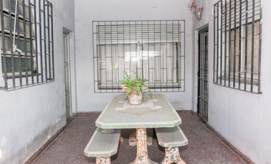 Venta 2 Casas con Local Oportunidad en Avellaneda