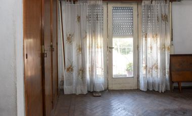 Venta 2 Casas con Local Oportunidad en Avellaneda
